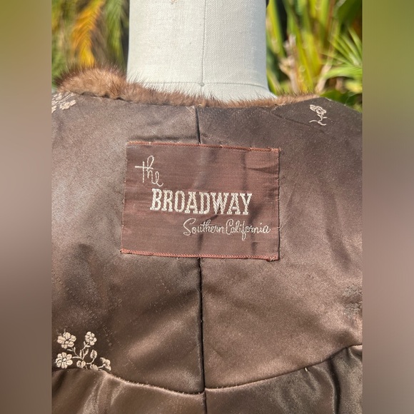 Vintage 1950s Brown Fur Stole from the Broadway Southern California - Picture 5 of 5